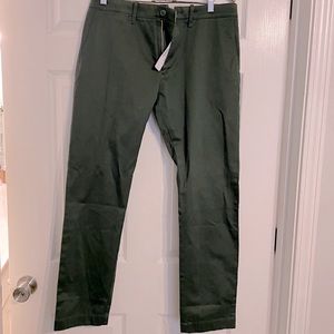 NWT- J.Crew Men’s Slim-fit chino pant sz 33/30